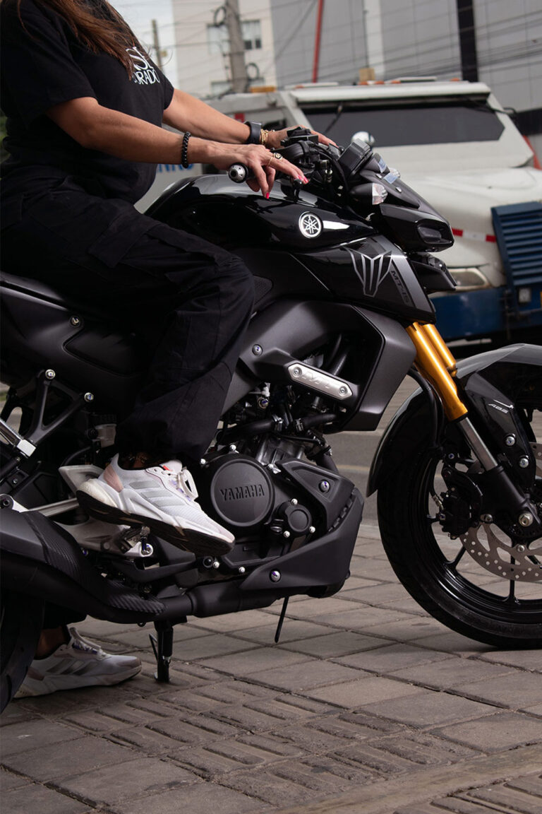 pasedorado-yamaha-mt15-modelo-02-2